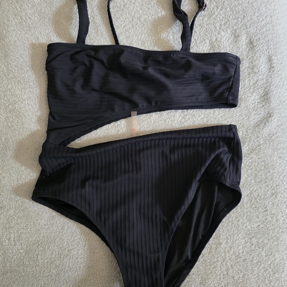 Black One-Shoulder Ribbed One-Piece Swimsuit